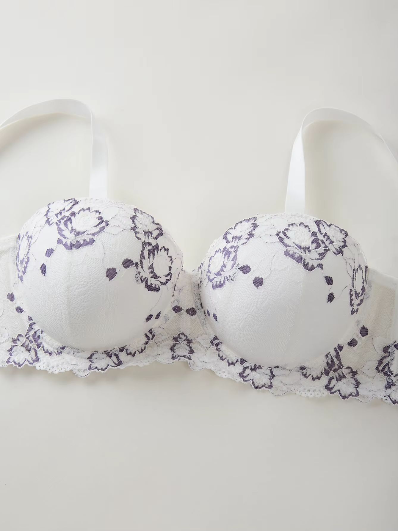 Plus Size Lace & Embroidery Wo - مراجعة Plunge Bra Push Up وسعره