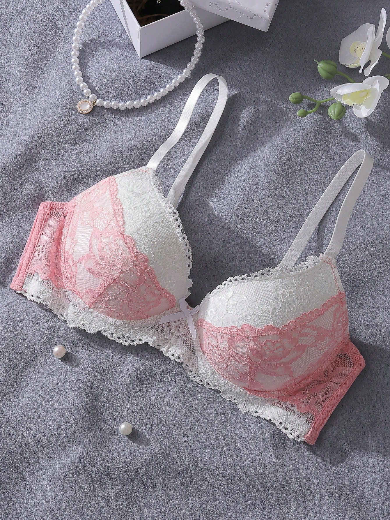 Pink and White Lace Patchwork  - مراجعة Underwire Bra Padded وسعره