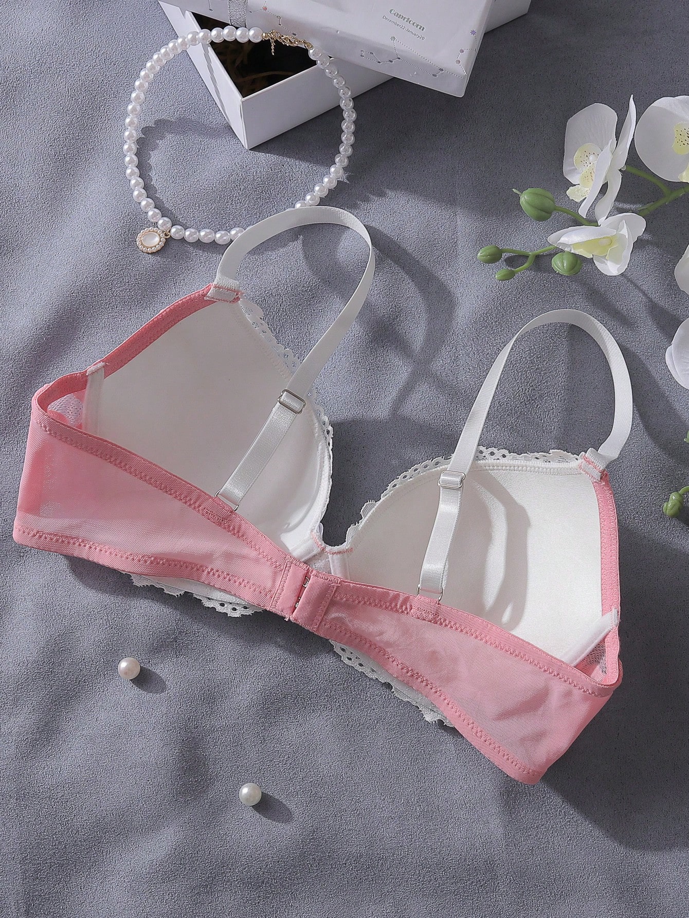 Pink and White Lace Patchwork  - مراجعة Underwire Bra Padded وسعره