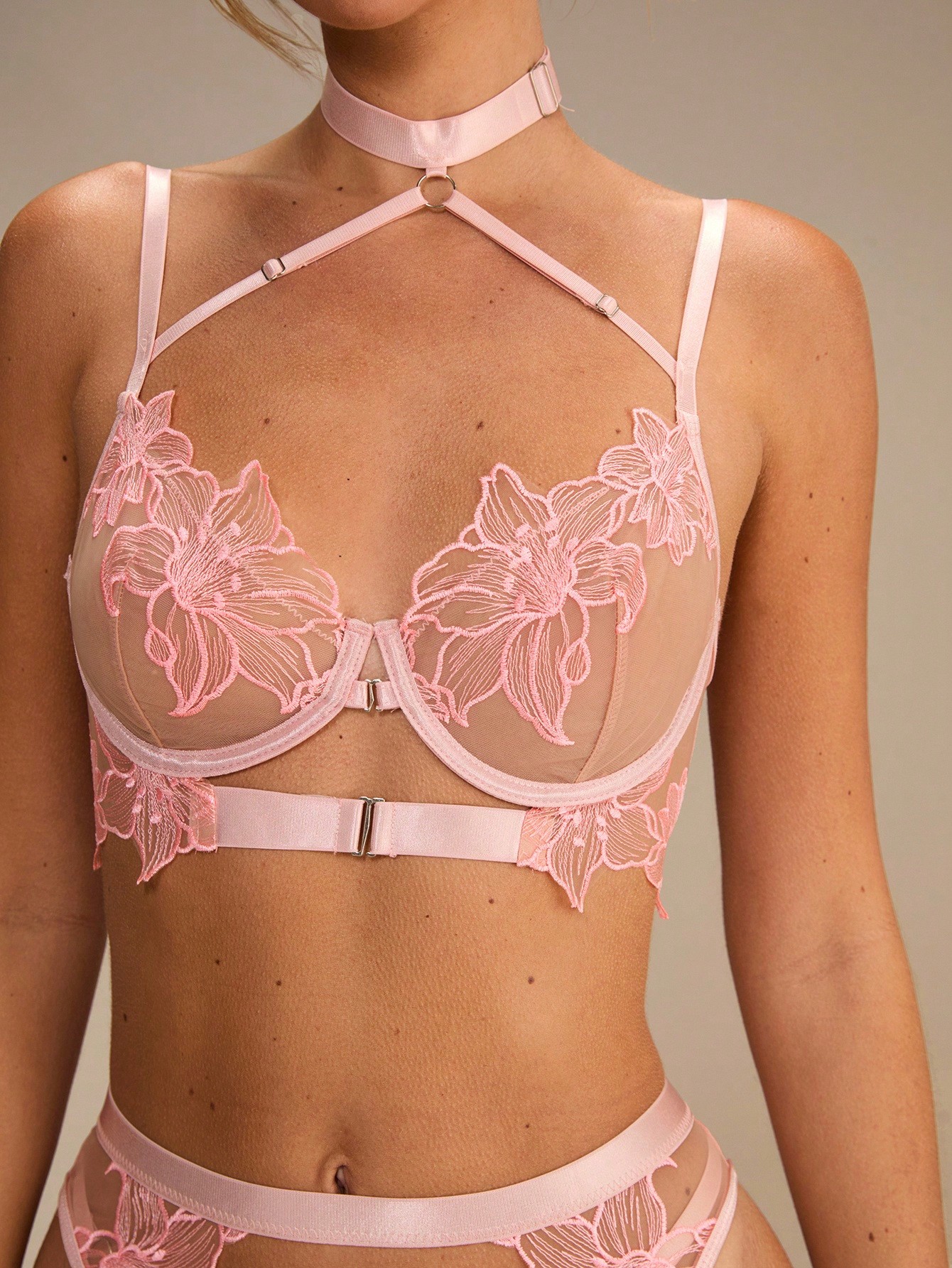 Pink Floral Lace Sheer Front-O - مراجعة Sheer Bra Lace وسعره