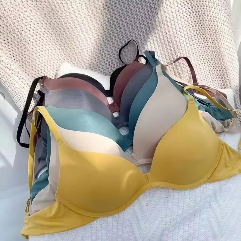 Japanese One-piece Smooth Girl - مراجعة Sleep Bra Bralette وسعره