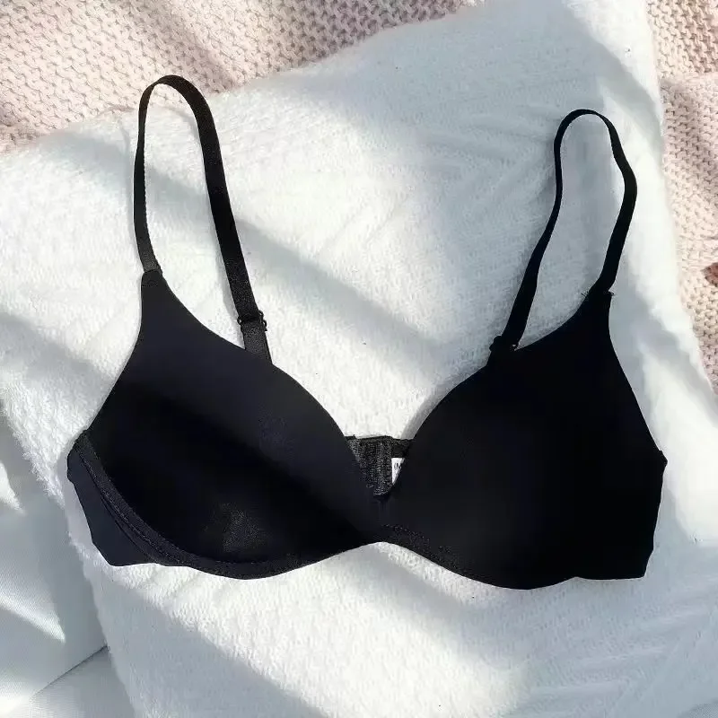 Japanese One-piece Smooth Girl - مراجعة Sleep Bra Bralette وسعره